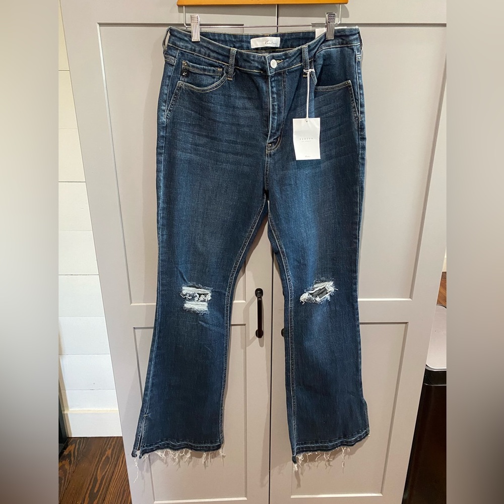 Kancan “Bailey” high rise flare jeans with split hem. Size 15